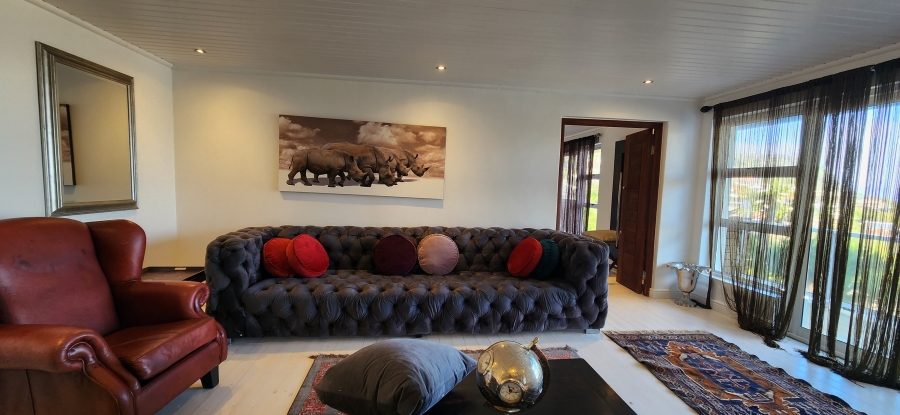 To Let 4 Bedroom Property for Rent in Glencairn Heights Western Cape
